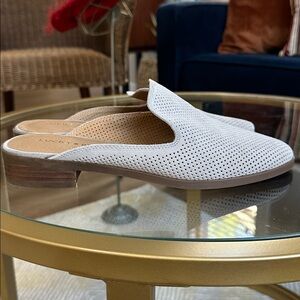 Lucky Brand coryna perforated leather slip-on flat mules. ®